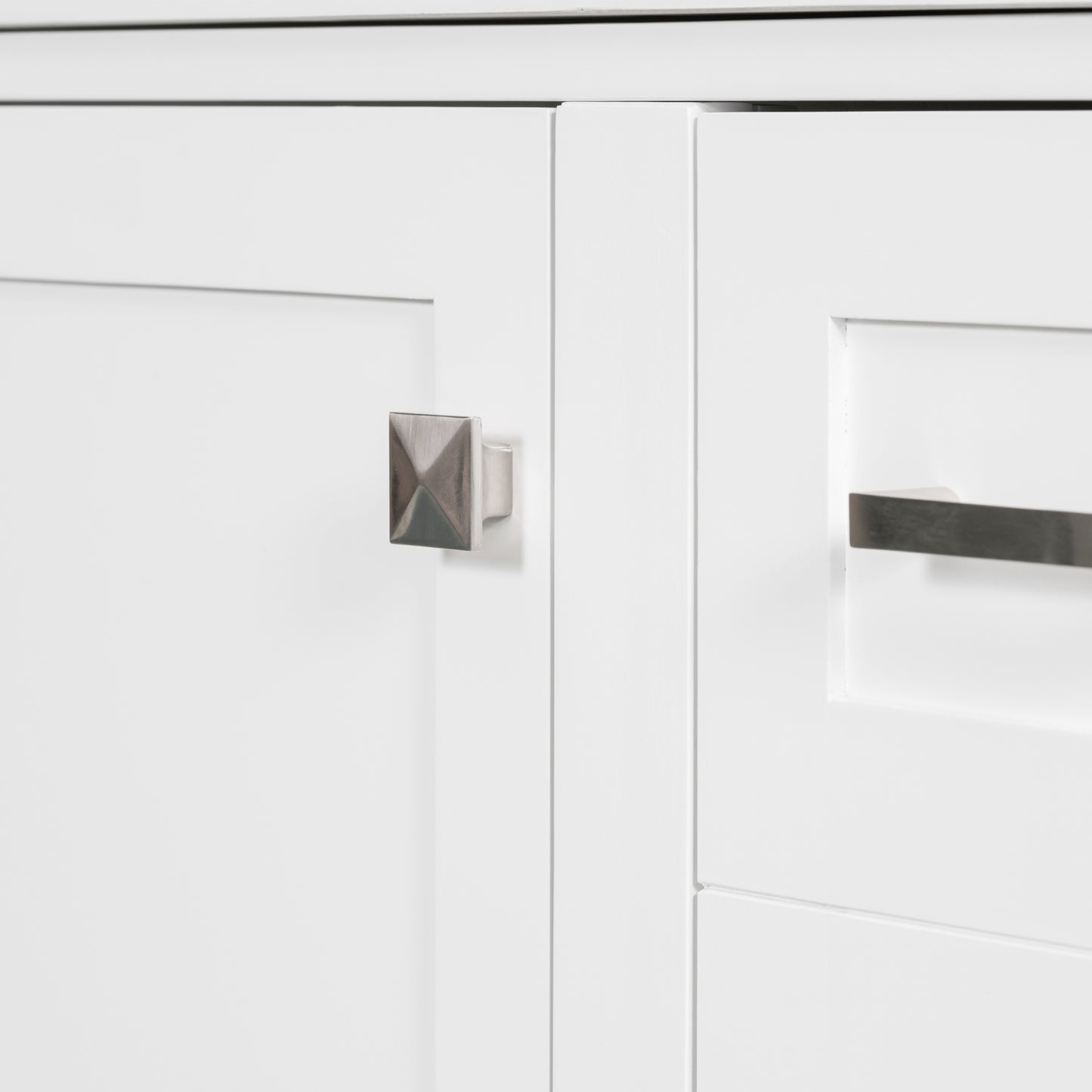 Dexmalle 30-in White Modern Freestanding Single Sink Bathroom Vanity with Ceramic Sink